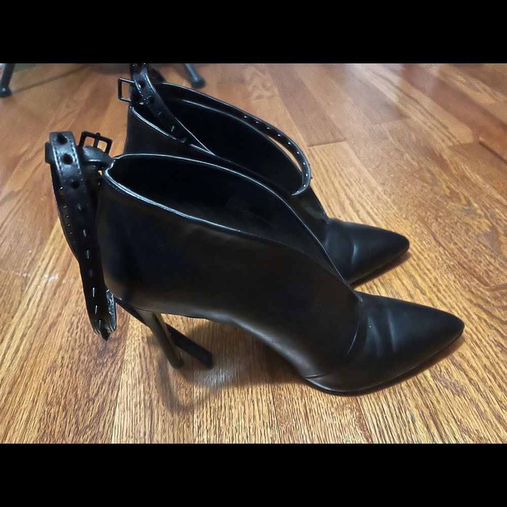 Black Jessica Simpson high heels